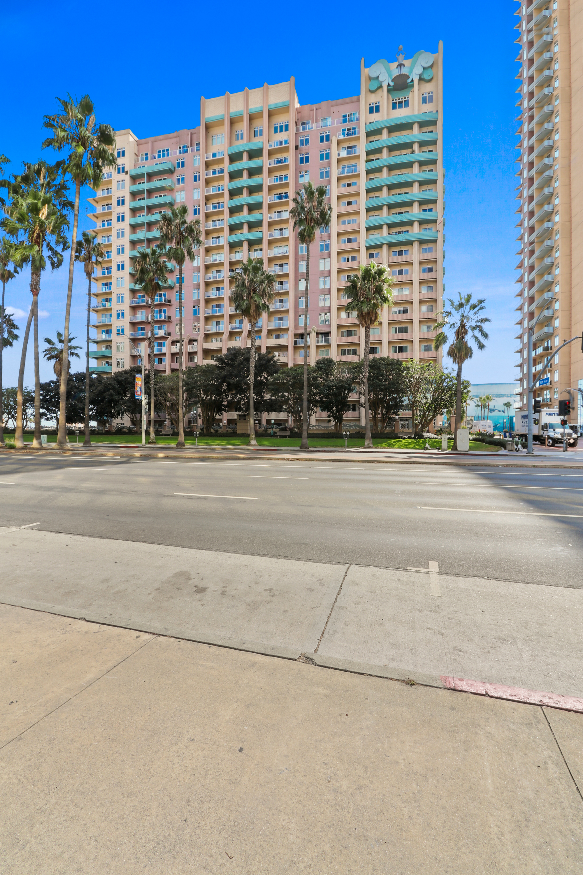 488 East Ocean Boulevard - 1016